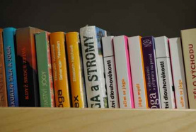3 knihy, které nesmí chybět ve vaší knihovničce