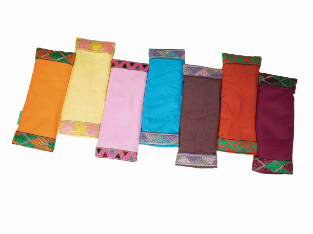 Polštářek na oči vyšívaný