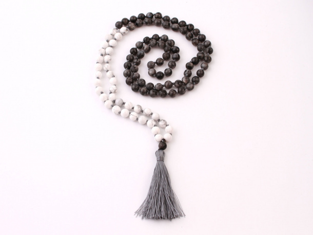 Mala howlite a labradorit